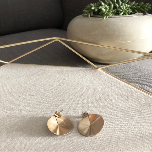 Beautiful metallic shaped earrings - Picture 2 of 4